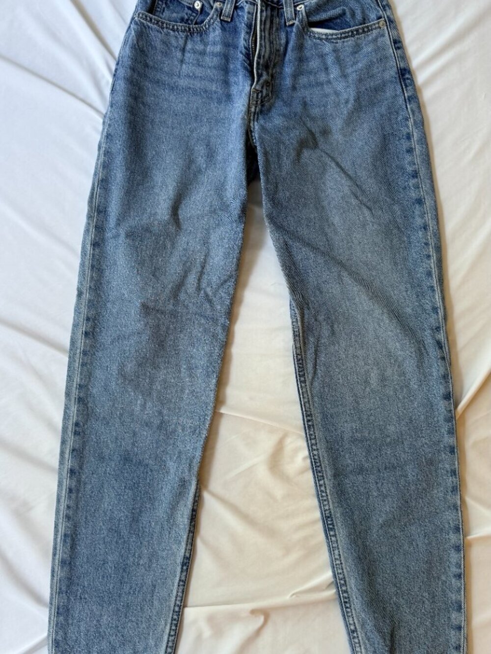 Levi’s Premium 80s Mom Jeans Size 24 High Rise Medium Wash